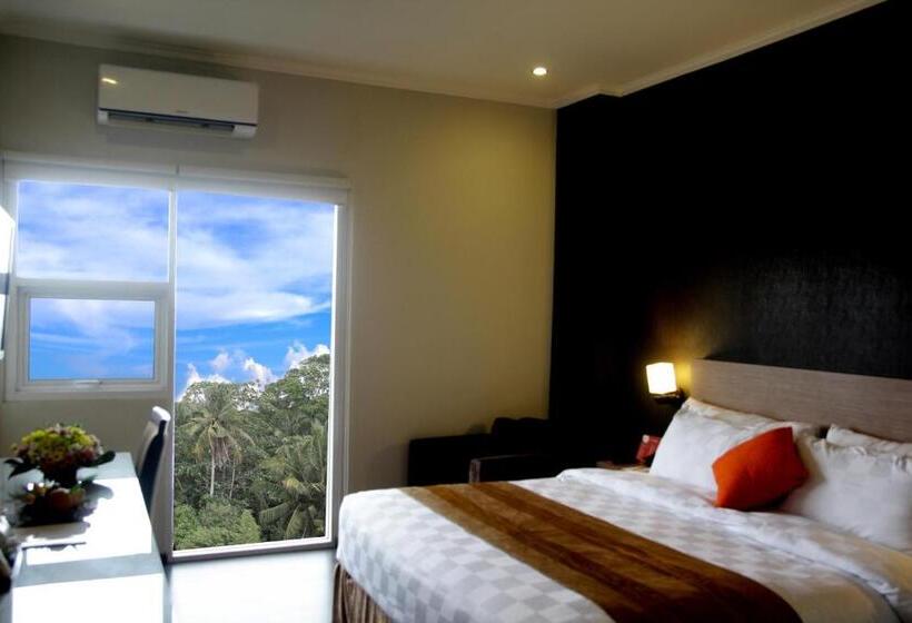 Номер Deluxe, @hom Premiere Cilacap