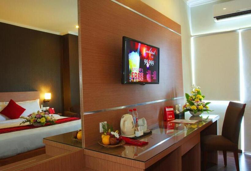 Номер Deluxe, @hom Premiere Cilacap