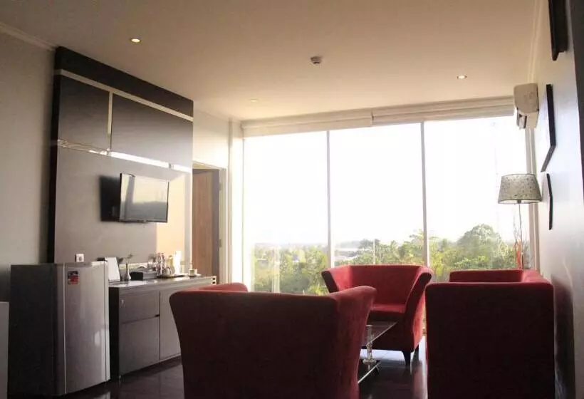 Executive Süit, @hom Premiere Cilacap