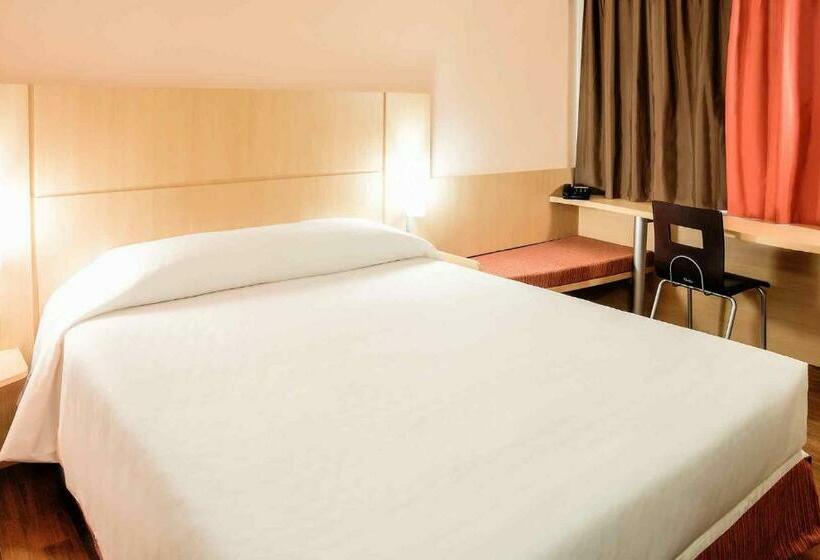 スタンダードルーム, Ajax Hoteis