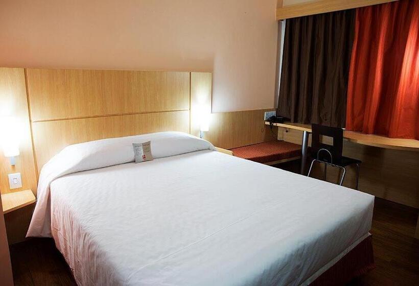 スタンダードルーム, Ajax Hoteis