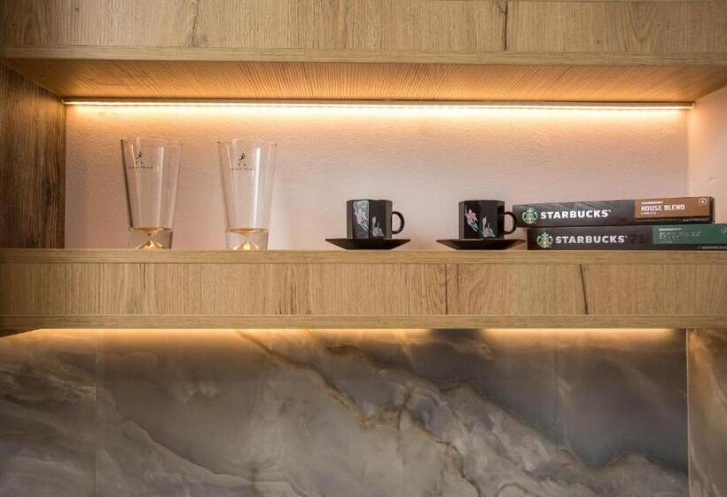 스탠다드 룸 킹사이즈 침대, Jimmy’s Garden