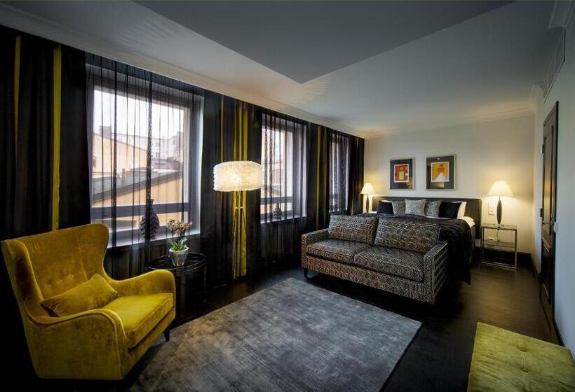 Номер Стандарт, Lilla Roberts