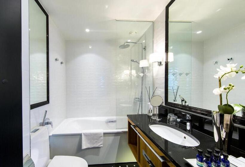 Полулюкс, Lilla Roberts