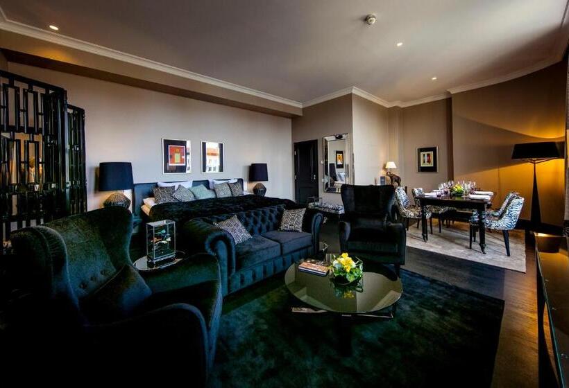 Люкс, Lilla Roberts