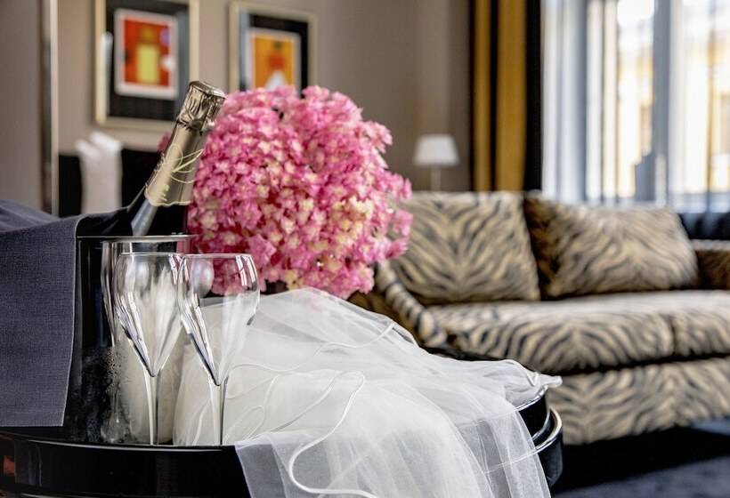 Полулюкс, Lilla Roberts