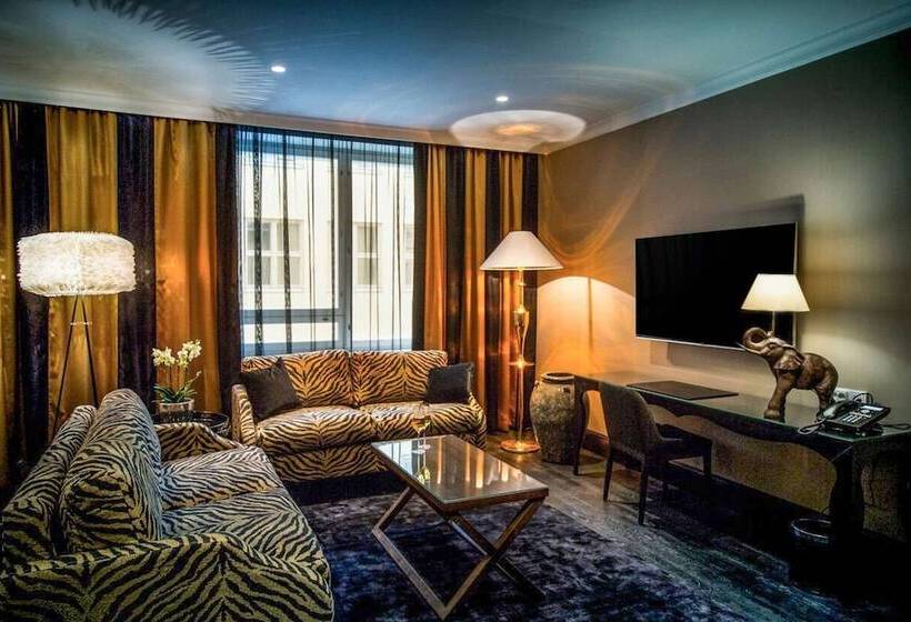 Полулюкс, Lilla Roberts