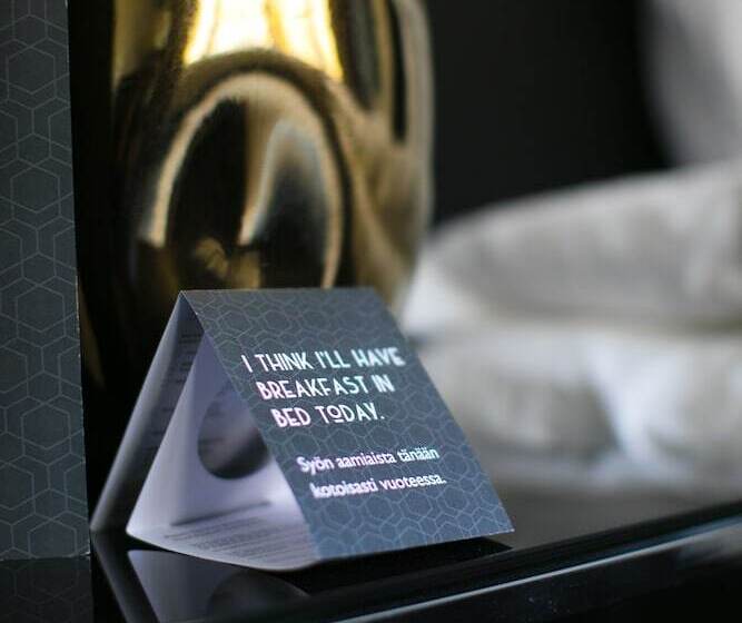 Полулюкс, Lilla Roberts