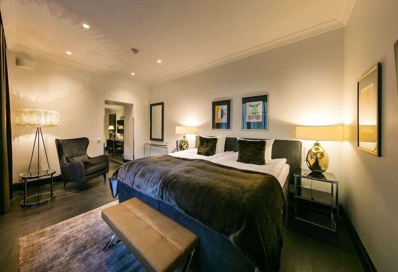 Полулюкс, Lilla Roberts