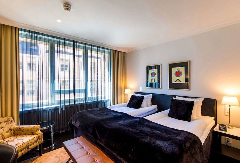 Номер Комфорт, Lilla Roberts