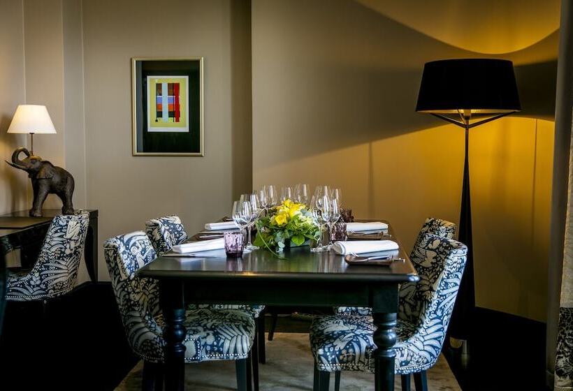 Люкс, Lilla Roberts