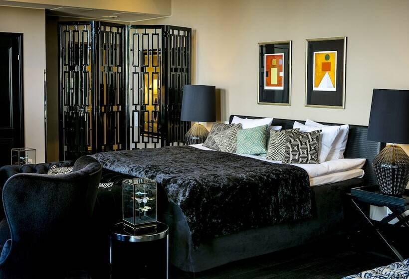 Люкс, Lilla Roberts