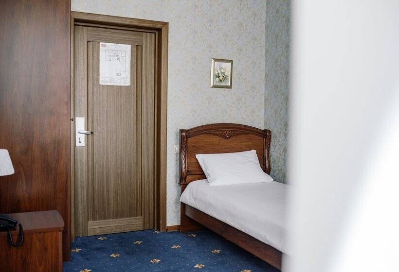 Номер Стандарт Индивидуальный, Mirros Hotel Moscow Kremlin