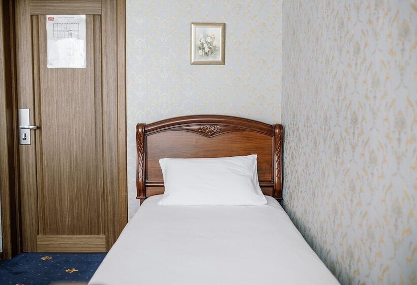 Номер Стандарт Индивидуальный, Mirros Hotel Moscow Kremlin