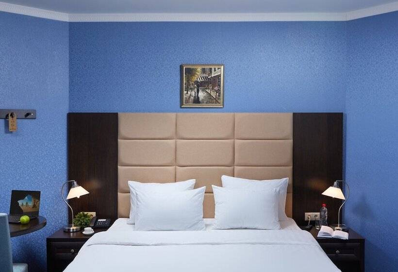 Номер Superior с Видом, Mirros Hotel Moscow Kremlin