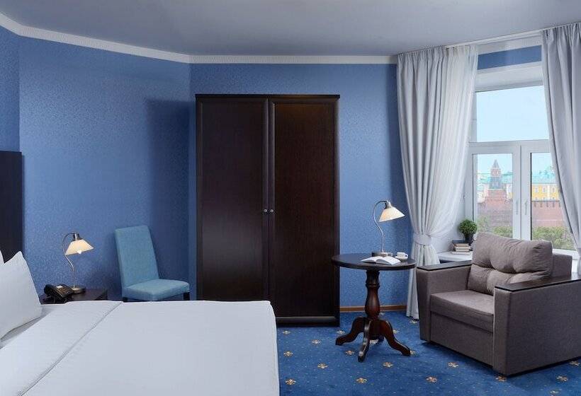Номер Superior с Видом, Mirros Hotel Moscow Kremlin