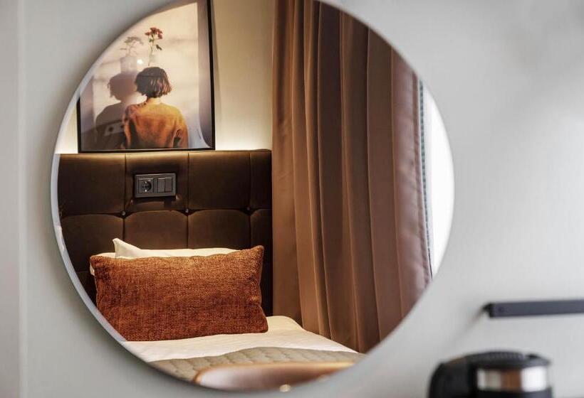 غرفة قياسية فردية, Point