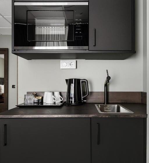 غرفة عائلية, Point