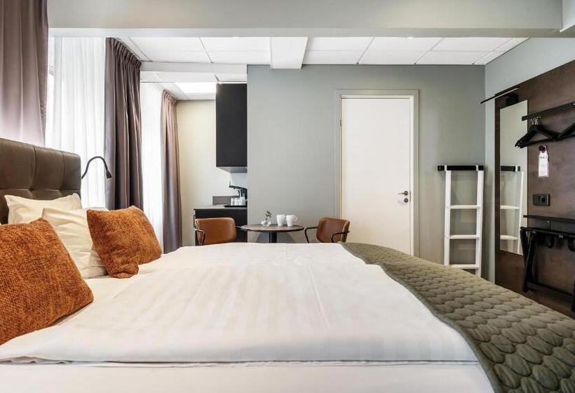 غرفة عائلية, Point