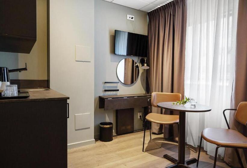 غرفة عائلية, Point