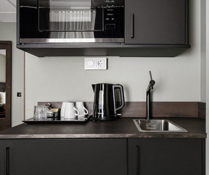 غرفة عائلية, Point