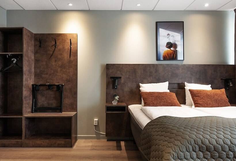 غرفة عائلية, Point