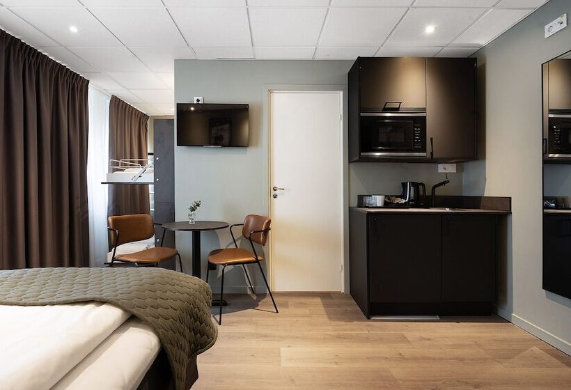 غرفة عائلية, Point