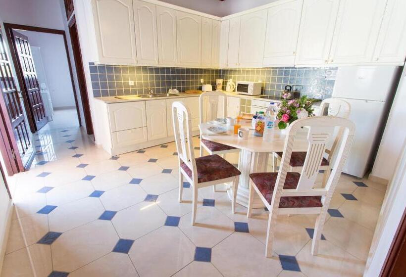 带2个卧室的别墅, Thea Villas And Suite