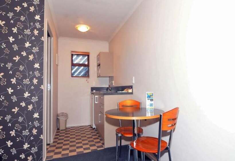 标准工作室, Asure Scenic Route Motor Lodge