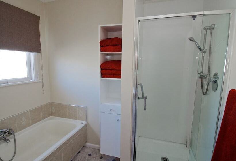 3间卧室的房子, Asure Scenic Route Motor Lodge