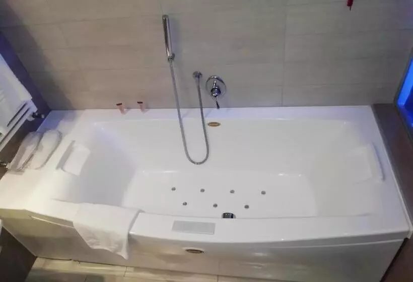 Quarto superior, Camelia