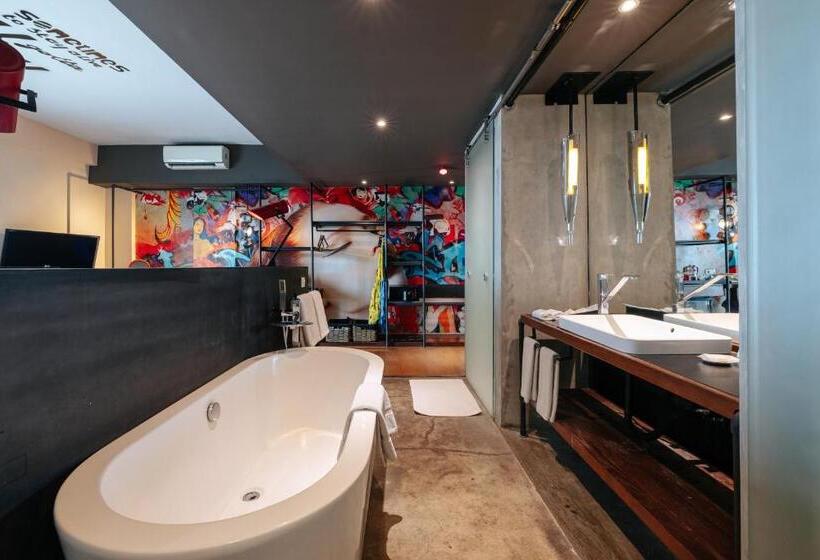 プールの見えるデラックスルーム, Viva Dash Hotel Seminyak