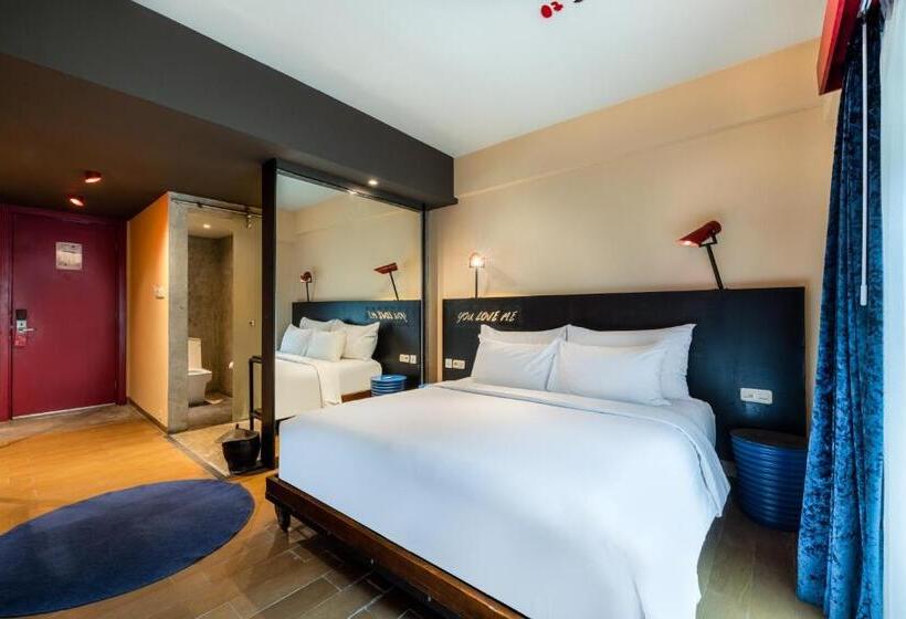 スタンダードスタジオ, Viva Dash Hotel Seminyak