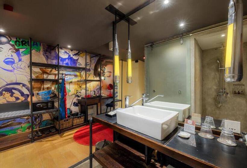 스탠다드 스튜디오, Viva Dash Hotel Seminyak