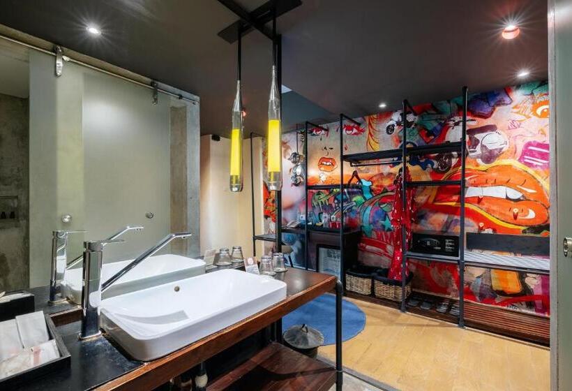 استودیوی استاندارد, Viva Dash Hotel Seminyak