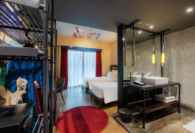 استودیوی استاندارد, Viva Dash Hotel Seminyak