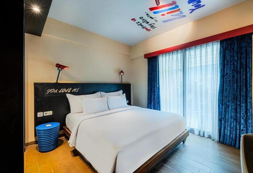 스탠다드 스튜디오, Viva Dash Hotel Seminyak
