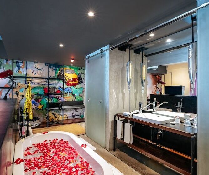 プールの見えるデラックスルーム, Viva Dash Hotel Seminyak