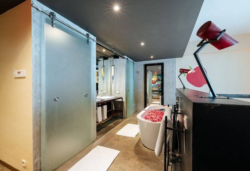 プールの見えるデラックスルーム, Viva Dash Hotel Seminyak