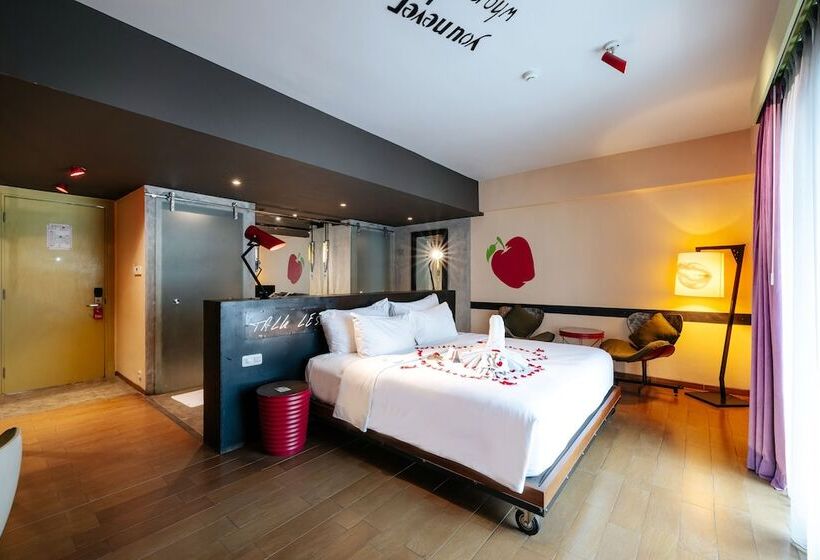 プールの見えるデラックスルーム, Viva Dash Hotel Seminyak