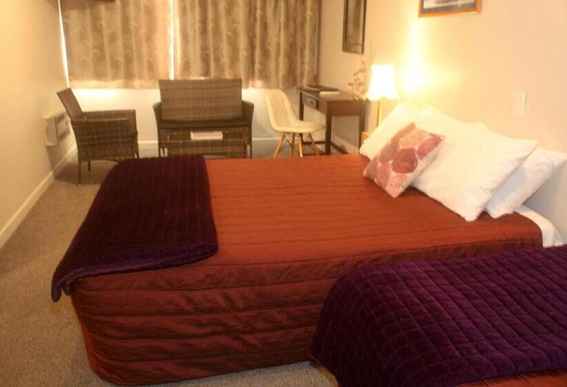 패밀리 룸, The Grand Hotel Wanganui