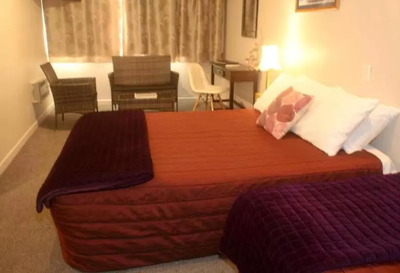 اتاق خانوادگی, The Grand Hotel Wanganui