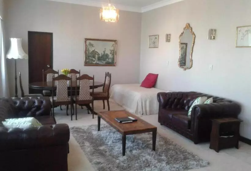 سوییت سوپریور, The Grand Hotel Wanganui