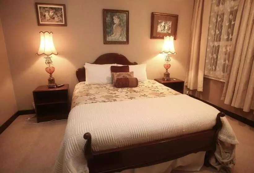 سوییت سوپریور, The Grand Hotel Wanganui