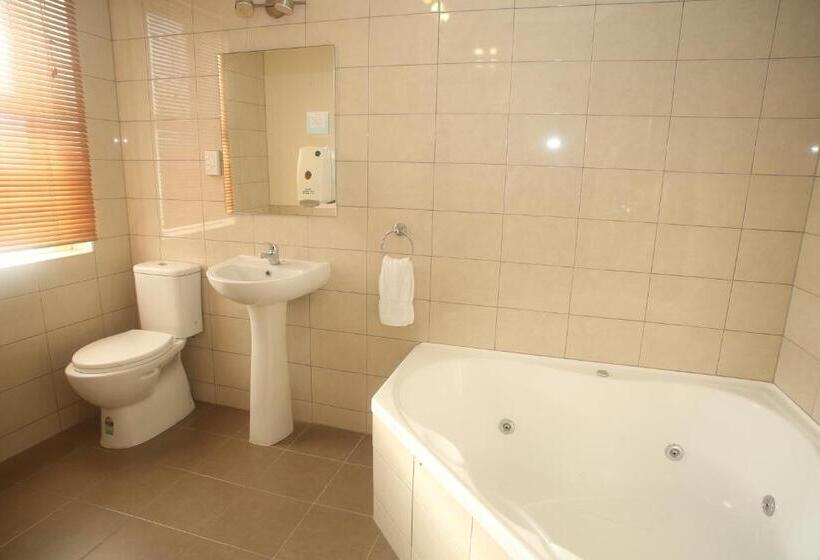 סוויטה דלוקס, The Grand Hotel Wanganui