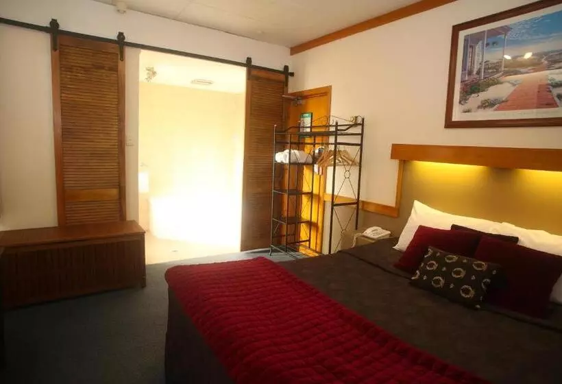 سوییت لوکس, The Grand Hotel Wanganui