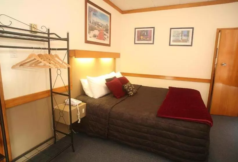 سوییت لوکس, The Grand Hotel Wanganui
