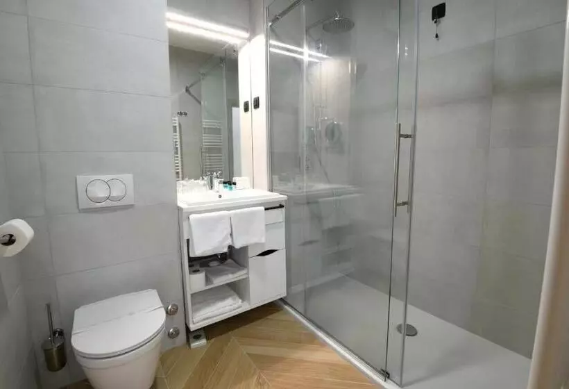 オーシャンビューバルコニー付きワンベッドルームアパートメント, Aparthotel Milenij