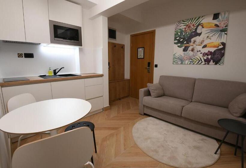 침실1개 아파트 발코니 바다 전망, Aparthotel Milenij