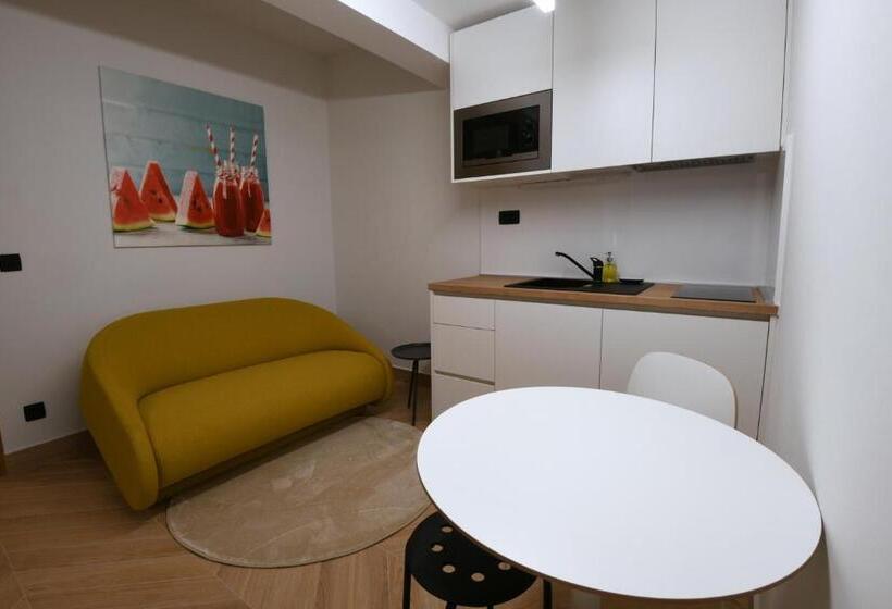 침실1개 아파트 발코니 바다 전망, Aparthotel Milenij